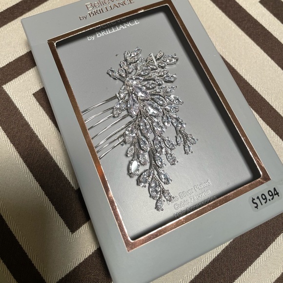 Beautiful silver plated cubic zirconia decorative hair accessory - Picture 2 of 6